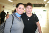 01052009 Silvia Meraz llegó de la Ciudad de México y fue recibida por su mamá Silvia Mendíaz.