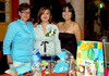 05052009 Alejandra en la compañía de su mamá Esther Leyva y Esther Díaz Alvarado Leyva.