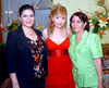 06052009 Novia de mayo. Karina en la compañía de su futura suegra Velia Márquez y de su mamá María Luisa González.