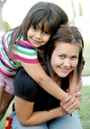 07052009 Annel Sotomayor con su hija Ximena Valdés Sotomayor.