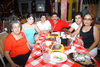 11052009 Leticia Mendoza del Toro junto a sus hijos Rubén Dario Jasso, Pamela y Mayra Espinoza y sus nietos Érick y Ximena Jasso Espinoza.