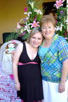 08052009 Jéssica Robles acompañada de su mamá, Sra. Yolanda Aznar de Robles, el día de su fiesta de canastilla.
