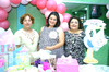 11052009 Graciela de Ríos junto a las anfitrionas de su fiesta de canastilla: Alicia Vega y Brenda Saucedo y las niñas Karen y Alicia.
