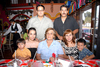 11052009 Festejadas. Ofelia del Rivero y Mirna Aguayo fueron felicitadas en su día por Ofelia, Omar y Humberto Martos, y sus nietos Humberto y Daniel.