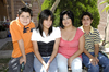 08052009 Sabrina de Ramos con sus hijos Miguel, Sabrina y Alejandro Ramos.