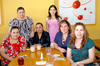 10052009 Vanessa Blando de Reyes compartió gratos momentos en su fiesta de canastilla con Vanessa y Verónica Salas, Verónica Reynoso, Aline Cornú y Carmen Pérez.