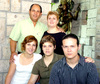 14052009 José Antonio Izaguirre y Adriana Montes de Izaguirre en compañía de sus hijos Adriana, Alejandra y José Antonio Izaguirre Montes.