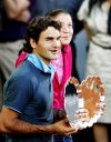 El tenista suizo Roger Federer, recibió de manos del príncipe Felipe el trofeo de vencedor del Masters 1000 de Madrid disputado en las instalaciones de la Caja Mágica.