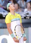 Roger Federer quebró un maleficio de dos años al vencer a Rafael Nadal en una final, imponiéndose 6-4, 6-4 sobre su némesis en el duelo por el título del Masters de Madrid.