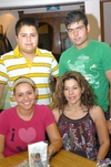 16052009 Carlos, Cristian y Mónica Olmos, y Élida Tirado.