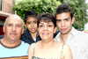 19052009 Martha Alicia Padilla de Favela con su familia señor Ricardo Favela e hijos Karime y Alberto.