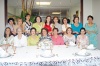 Grupo de catedráticos del colegio San Roberto durante su festejo.
