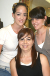 17052009 Paola Armendáriz, Lynette Armendáriz y Victoria Armendáriz.