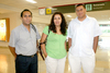 22052009 Manuel Cobos e Ileana Álvarez llegaron de Guadalajara y fueron recibidos por Juan Antonio Muñoz.