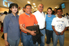 30052009 Chava Flores, Mario Mont, Mayra Rangel y Alan Lomas se fueron a disfrutar de Puerto Escondido.