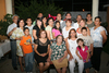 24052009 Emma Virginia y Minerva Flores Olvera, en su cumpleaños junto a toda su familia.