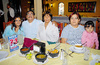 24052009 Karina Luna Flores, Óscar Flores Oviedo, María Guadalupe Rodríguez, María Karina Flores y Kimberly Karina Velo Luna.
