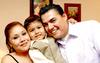 10062009 Laura Guzmán de Herrera con los niños Jimena y Rodrigo Delgado.