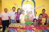 13062009 Pamela Renata Hernández Andrade acompañada en su cumpleaños de sus familiares.