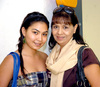 16062009 Patricia González Seceñas despidió a su mamá Patricia Seceñas, quien viajó a Suiza.