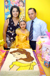 22062009 Radiante. Mya Camila lució muy linda como princesa en su fiesta de tercer cumpleaños.