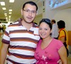 23062009 José Juan Cuéllar se fue en plan de trabajo a Hermosillo y fue despedido por su esposa Nancy Rodríguez y sus hijos José Ángel y Maximiliano.