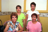 27062009 Junta de trabajo. Araceli García, Mary Carmen de Sandoval, Antonieta Kalleel, Yolanda Juárez y Bety Villegas, socias del comité de damas del Club de Leones de Torreón.