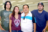 30062009 Héctor Sánchez viajó a Quintana Roo y fue despedido por sus hijos Héctor, Lizeth y Alejandro Sánchez.