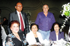 28062009 En familia. Fernando González Ruiz acompañado por Fernando García, Pilar González de García, Patricia Arriaga de González, Patricia González Arriaga y Fernando González Arriaga.