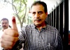 Cumple su obligación. El dirigente nacional del PRD, Jesús Ortega, muestra su dedo después de emitir su voto en la colonia Condesa, en el Centro de la capital de México.