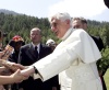 Benedicto XVI se aloja en la residencia que los salesianos tienen en ese lugar, desde la que se ve el Mont Blanc y el Monte Rossa.