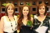 Maite, Ale y María Rosa, en la despedida de Ana Lucía.