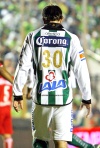 Versátil jugador en el ataque, de gran potencia al arrancar con el balón dominado, hábil en la conducción y oportuno para elegir dar servicios