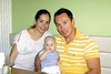 05072009 Robertta Maldonado, el bebé Christian y Christian Orrin.