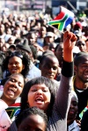 Según las organizaciones, ¡Nelson Mandela ha dejando su impronta en el mundo desde hace 67 años, desde 1942, cuando por primera vez comenzó a abogar por los derechos humanos de cada sudafricano'.