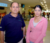 09072009 Guillermo Dubost y Martha Elba Alvarado llegaron de Guadalajara en plan de trabajo.
