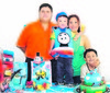 14072009 Renata Padilla Leyja acompañada en su cumpleaños de Joey y Rafa Minyard Porras.