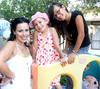21072009 Claudia Montellano en la compañía de sus hijas Marifer y Regina Tabares.