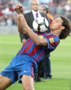 La afición que se dio cita en el Camp Nou completó prácticamente la mitad del aforo para asistir en directo al primer día de Ibrahimovic como jugador del Barcelona, una asistencia que superó con creces las registradas en las presentaciones de Ronaldinho en 2003 y de Thierry Henry en el verano de 2007.