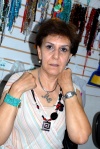 SE DIVIERTEN ENTRE AMIGAS Cristina,Mónica, Tensy, Elvira, Consuel, Maricarmen y Blanca, pasaron una amena tarde en reciente acontecimiento cultural.