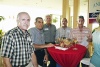 Grupo de ex-alumnos del Instituto Francés de la Laguna, Generación 59, celebrando con gran gozo al recordar sus tiempos como estudiantes.
