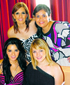 30072009 Brenda Herrera junto a Liliana Estrella y Ana Cecilia Arreola, organizadoras de su fiesta de canastilla.