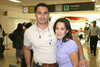 31072009 Carlos Romero llegó de la Ciudad de México y le dio la bienvenida Claudia.