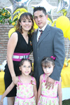 03082009 Familia de la novia. Lucy de Ruiz, la pequeña Kimberly Michelle Ruiz y Absalom Ruiz.