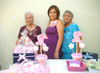 01082009 Brenda Elisa Mora en compañía de sus abuelitas Lupita Salazar y Ana Gabriela Alva, en su fiesta de regalos para bebé.
