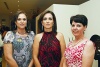 INAUGURACIÓN Cristina de Zesaty, Rocío González y Ana Lucía Casas, presentes durante el corte de listón de nueva tienda.