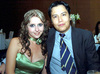 04082009 En pareja disfrutaron. Paola Ramos y Mauricio Viesca.