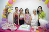 08082009 Rocío García de Ávila el día de su fiesta de canastilla junto a su mamá, Sra. Lydia López de García y sus hermanas Lidia, María y Marysol.