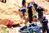 Los equipos de rescate buscaron bajo las piedras a posibles supervivientes del desprendimiento ocurrido en una playa del Algarve en el sur de Portugal.