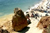 El desprendimiento de rocas, cuya causa se está investigando, se produjo en la playa María Luísa, enclavada en un acantilado y situada en Albufeira, en la turística región del Algarve.